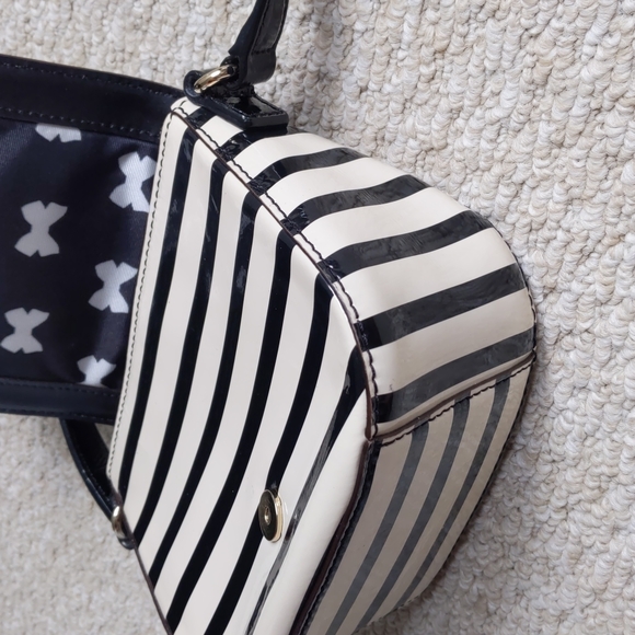 Kate Spade Chelsea Park Jade crossbody bag, black and white stripes - Picture 6 of 7